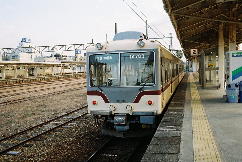 新魚津駅