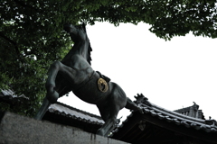銅像の馬 略してウマゾウ
