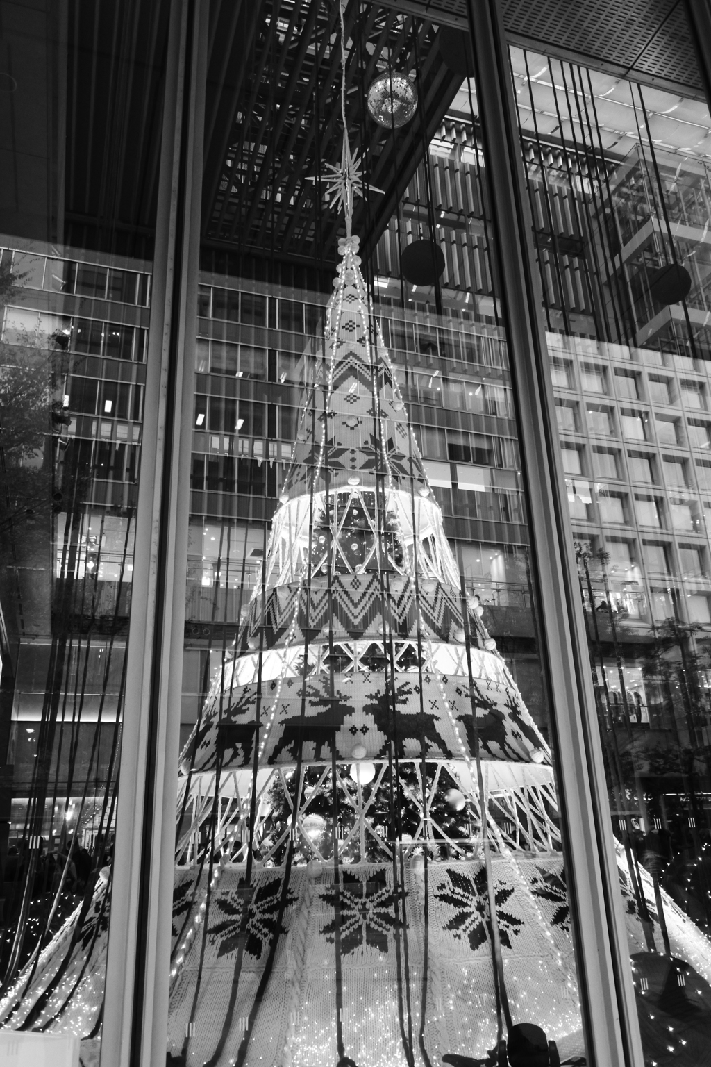 モノクロツリー