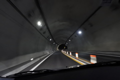 車窓から　現在へ向かう