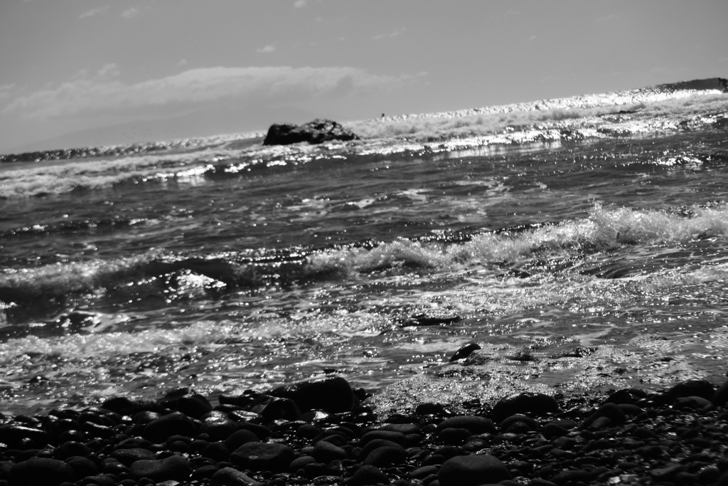 光る海、光る波