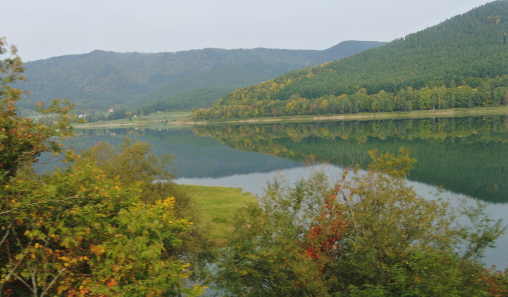 朝のかなやま湖