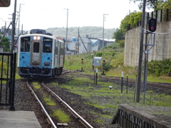 JR根室駅に向かう列車到着