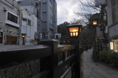 王子神社から駅への道