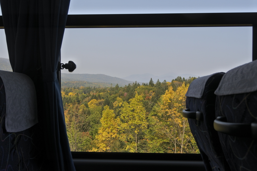 反対側の車窓