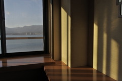 部屋に射しこむ光