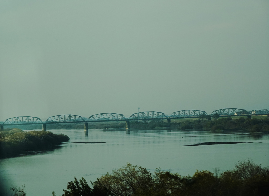 渡良瀬川を渡って