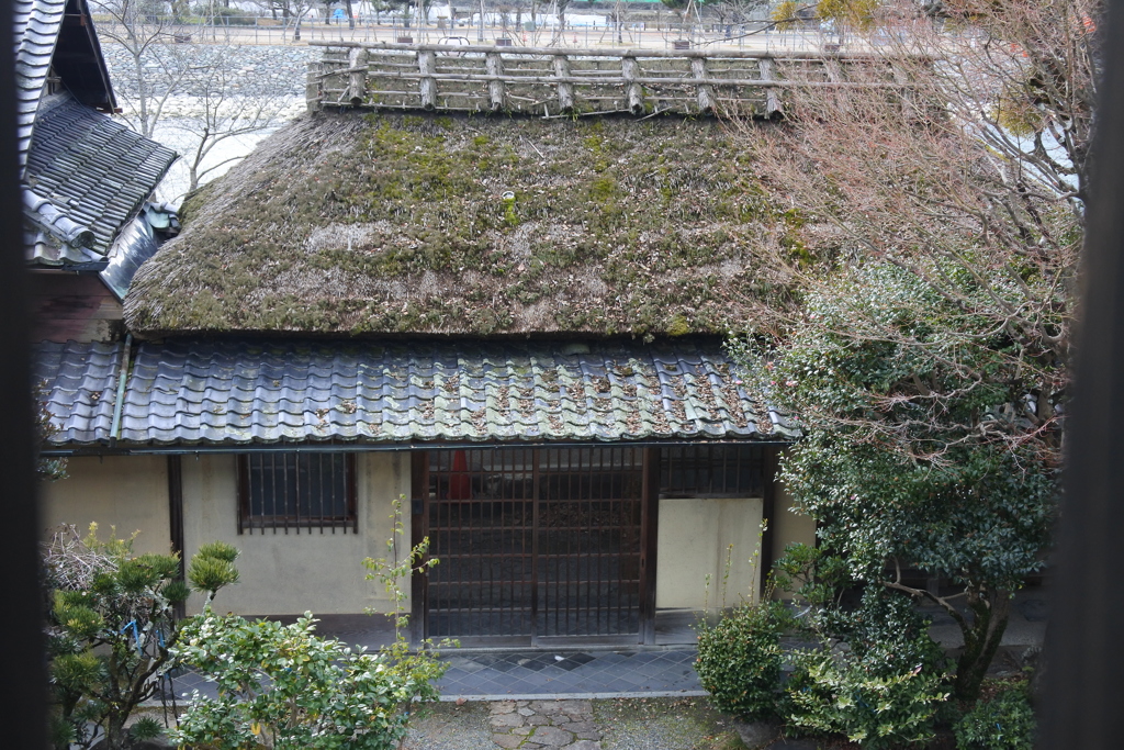 藁ぶき屋根