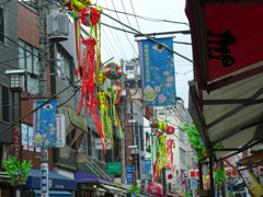 巣鴨地蔵通り商店街　雨の日