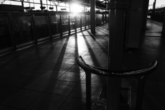 日は西へと傾いて