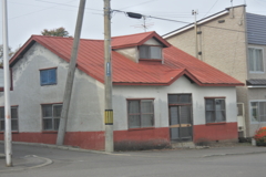 美馬牛駅前の家