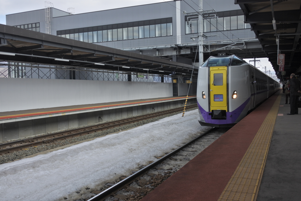 函館本線の旅　これから森駅に