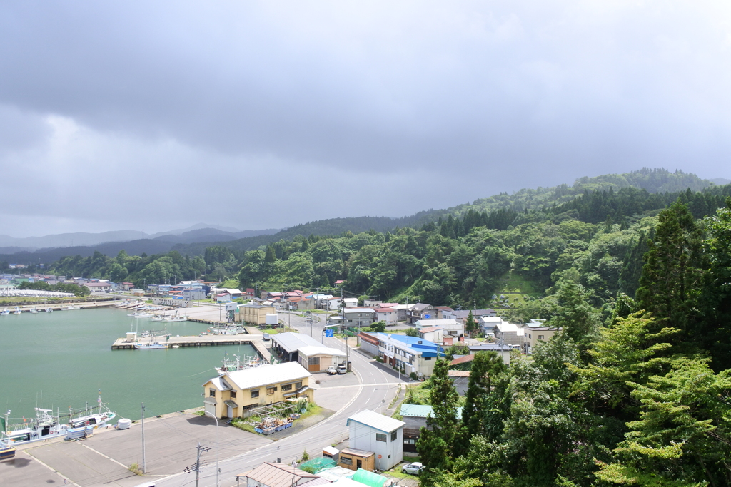 義経寺からの漁港
