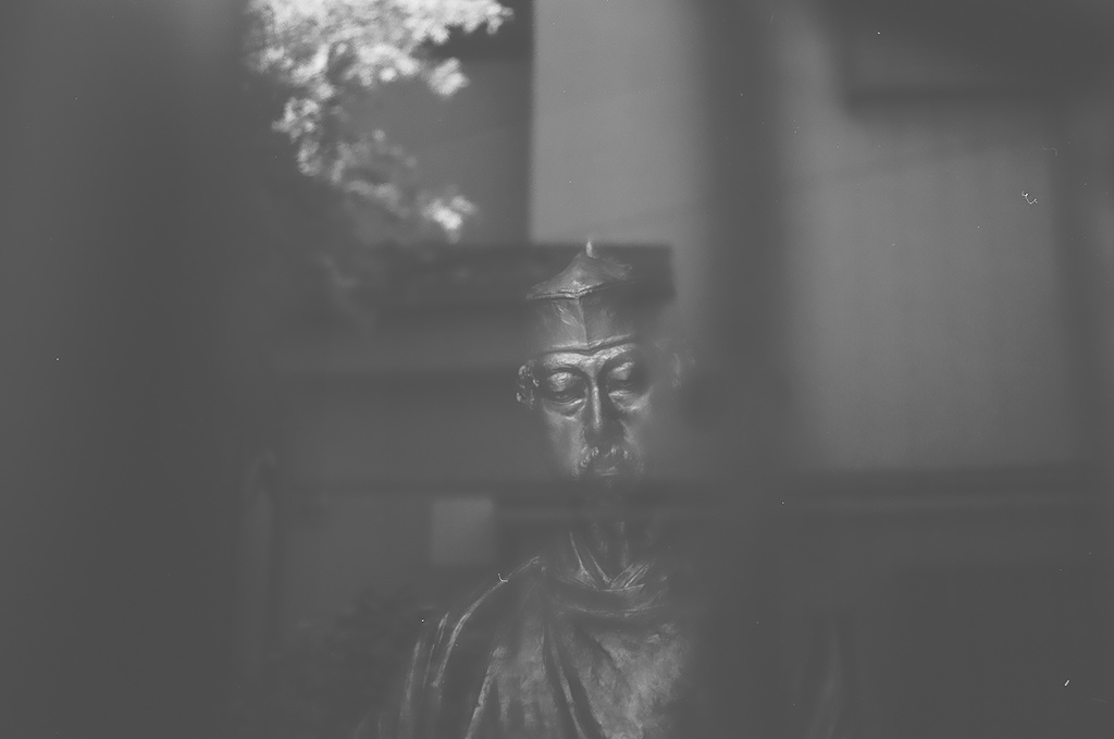 天心坐像