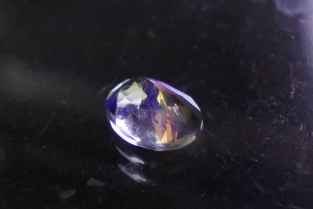 レインボームーンストーン