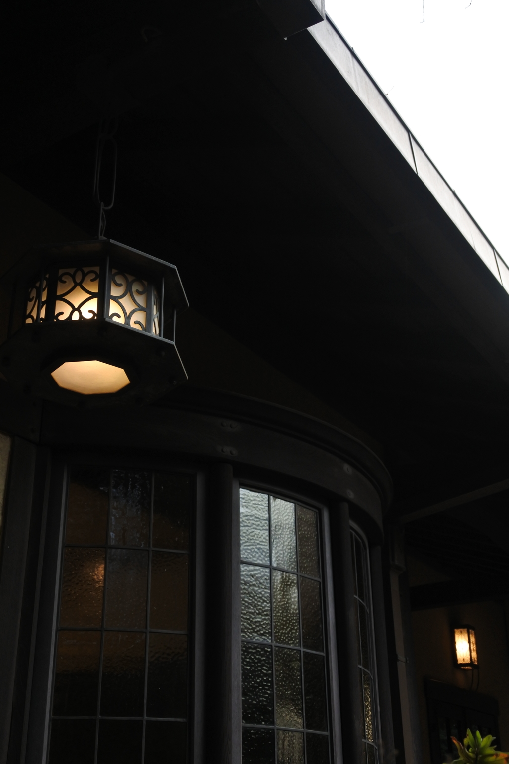 晩香蘆　灯りと硝子窓