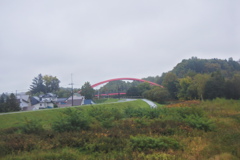 美瑛川にかかる赤い橋