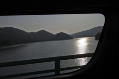 車からのかなやま湖