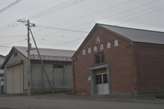 美馬牛駅近くの倉庫