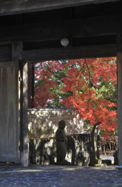 追分宿　泉洞寺山門