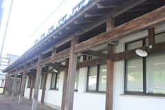 雁木づくりのような古い建物