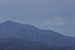 霧の向こうに富士山