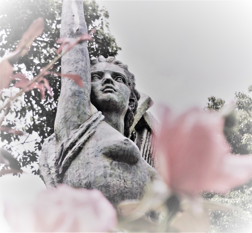 日比谷公園のブロンズ像