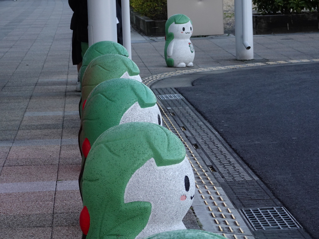 人待ち顔のくわまるくん