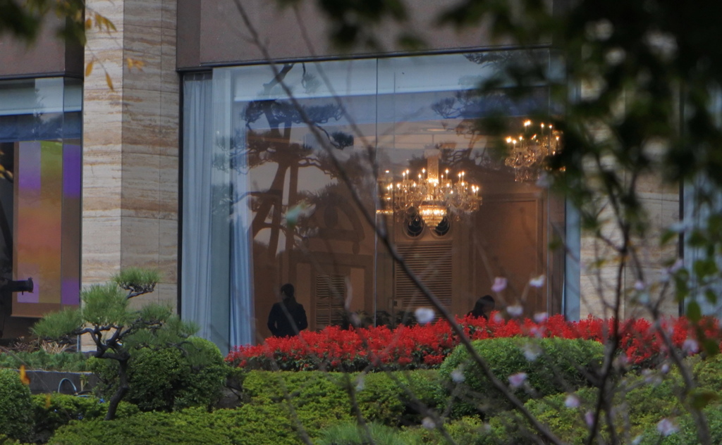 披露宴の準備で忙しい