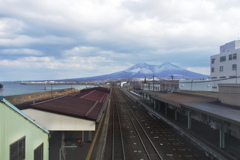 森駅から駒ケ岳をのぞむ