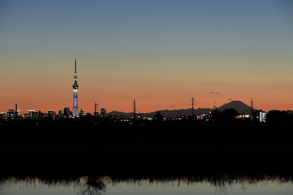 トワイライトのスカイツリーと富士山