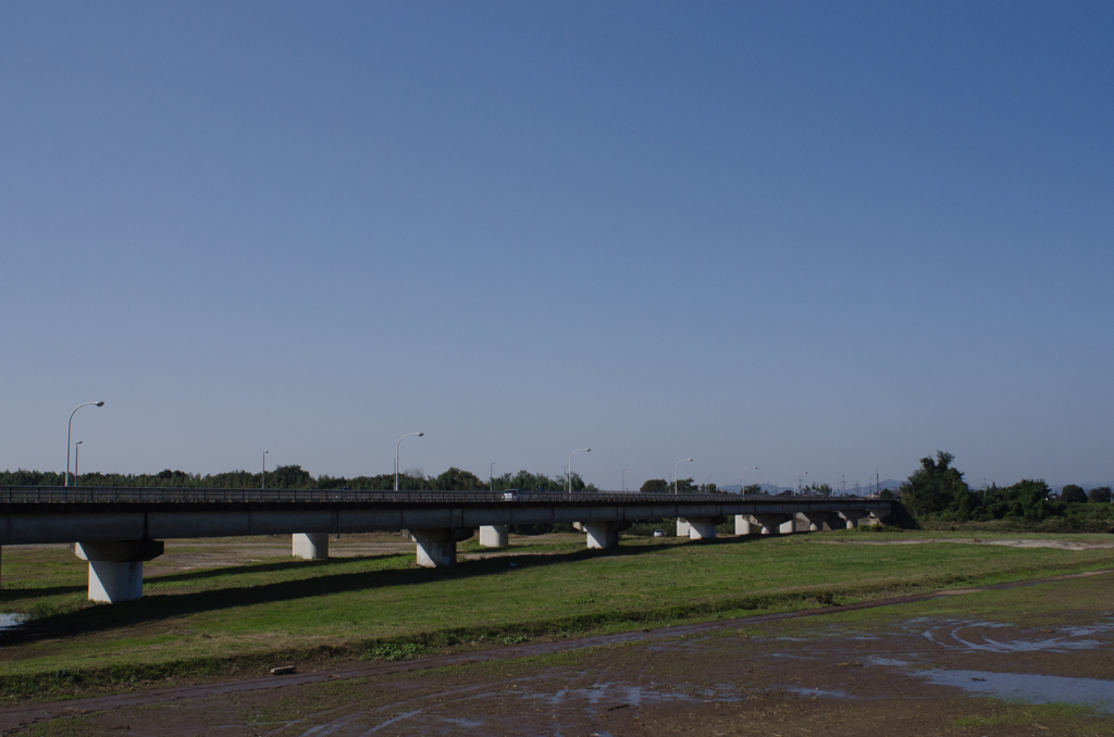 橋と青空