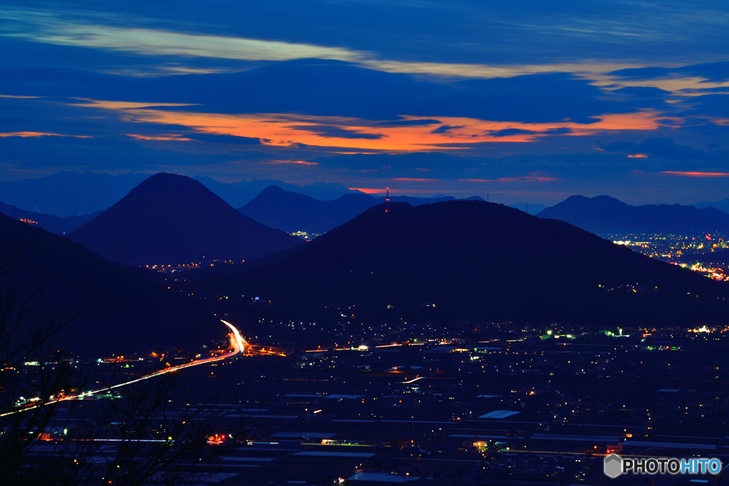 残照と夜景