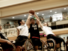 Stop the opponent's shoot!