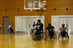 駆けぬける選手達