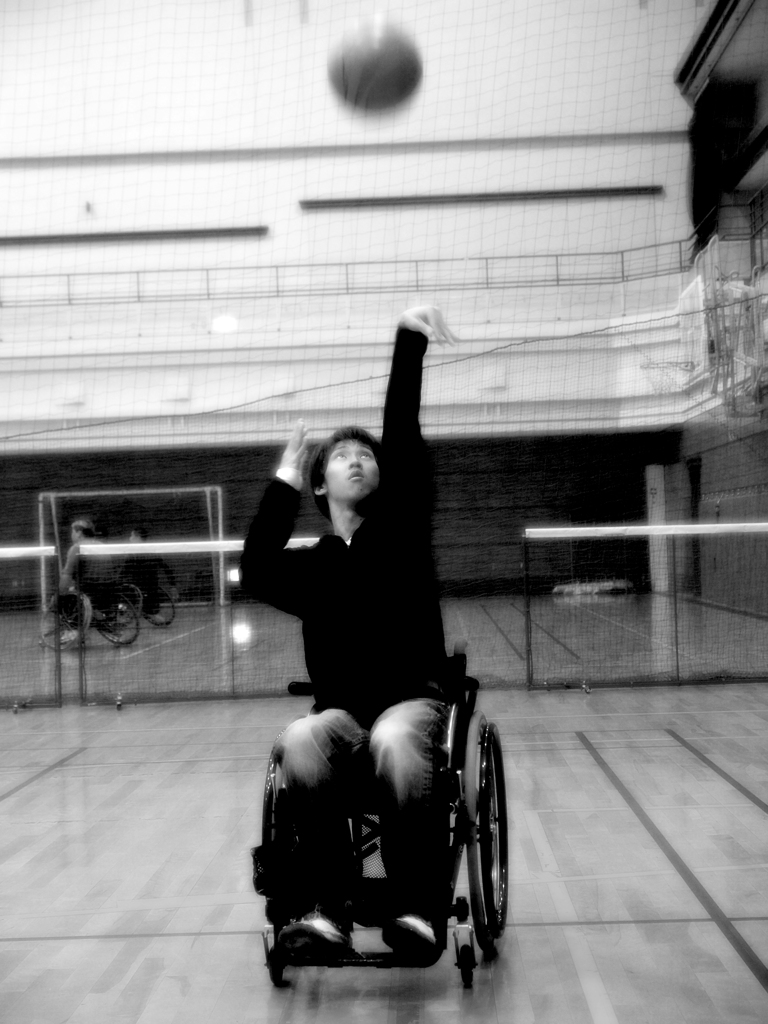 I entrust with a dream to the ball.