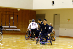 驚異のダイナモ、ゼッケン８