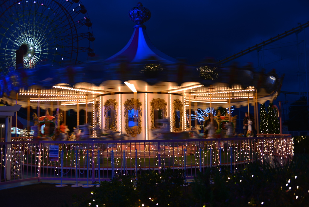 夜の遊園地