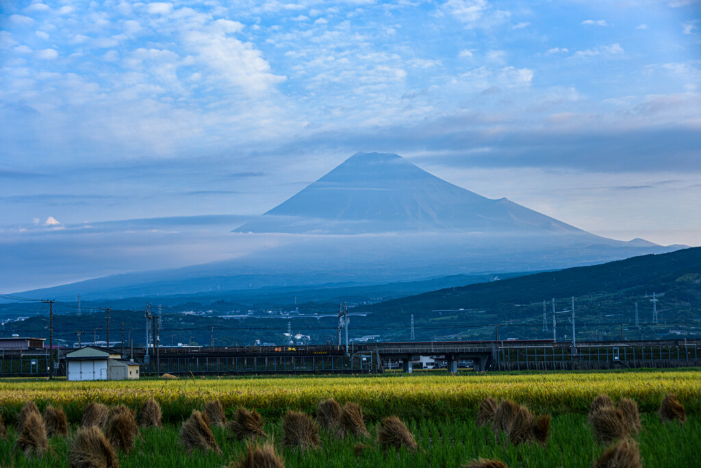 流れていく秋