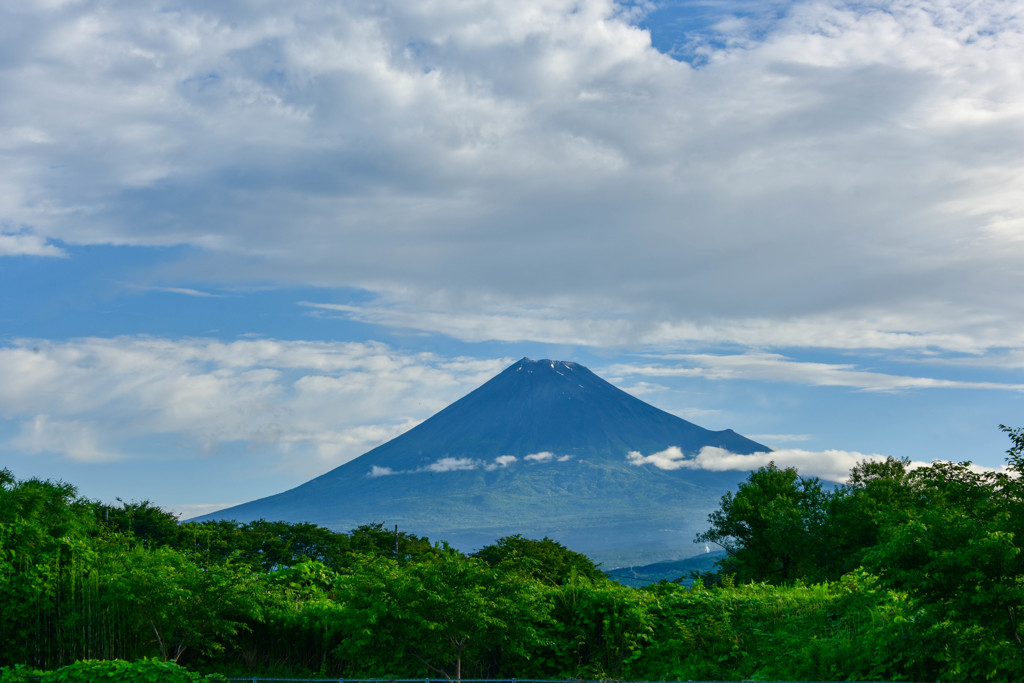 梅雨の合間の富士山