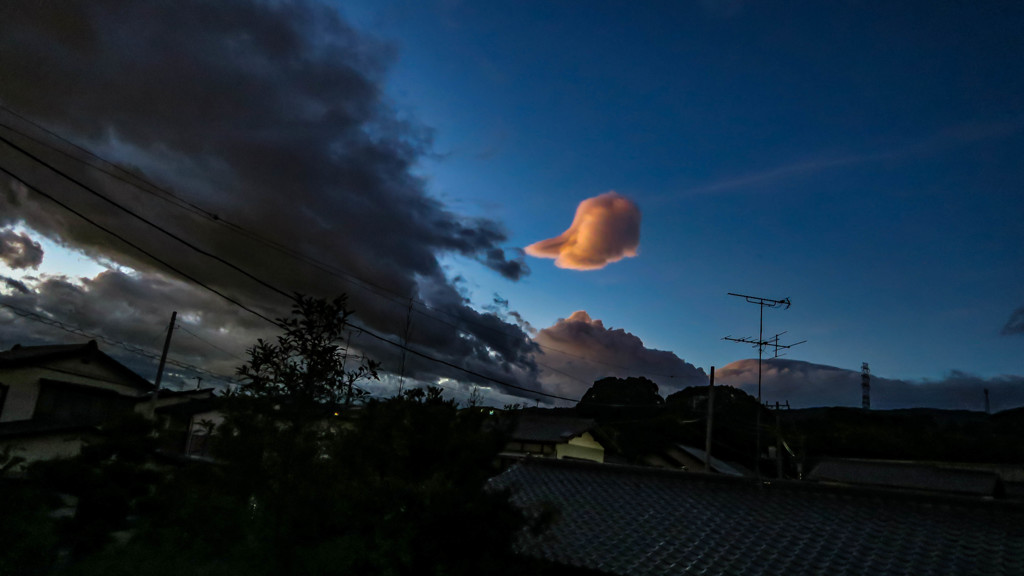 不思議な雲