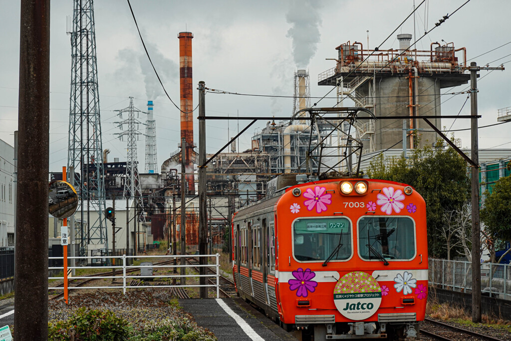 工場と電車