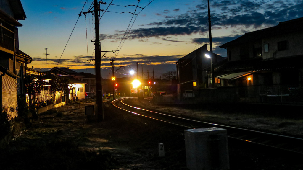 夜明けの1番電車