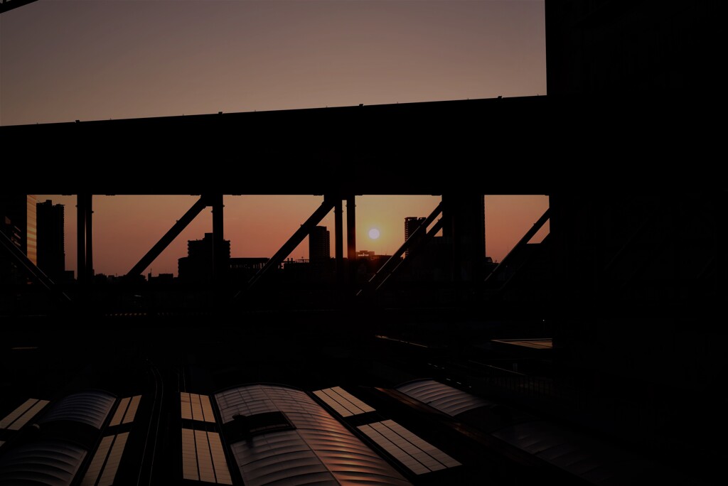 駅で出逢った夕陽