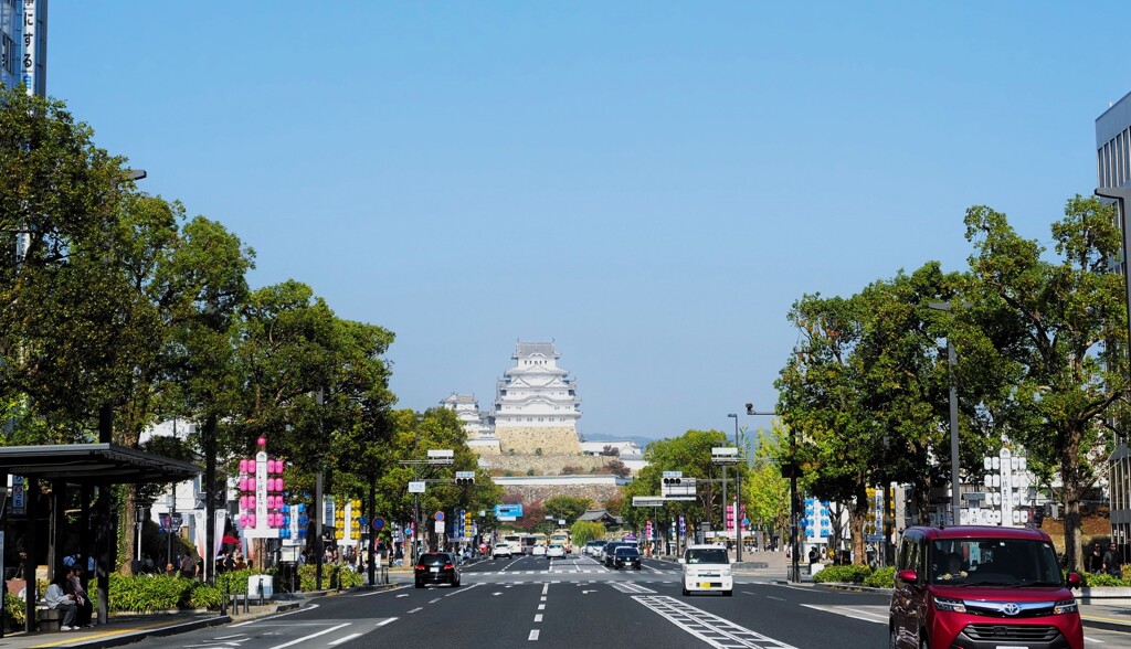 大手前道りからの姫路城