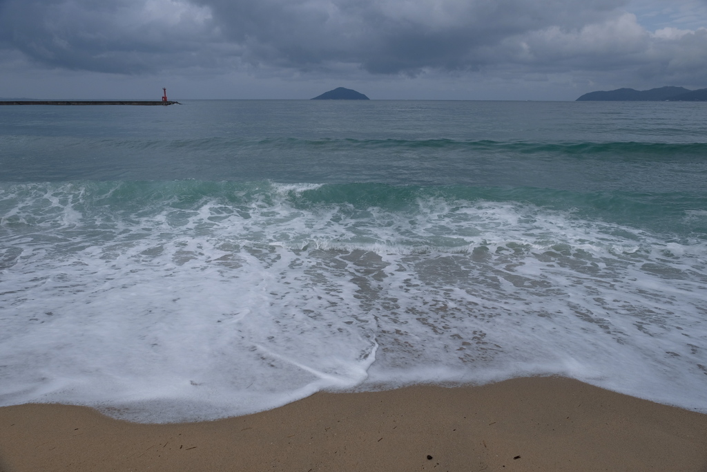 1月　雨の日の浜辺