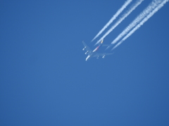 飛行機雲、4本出し！