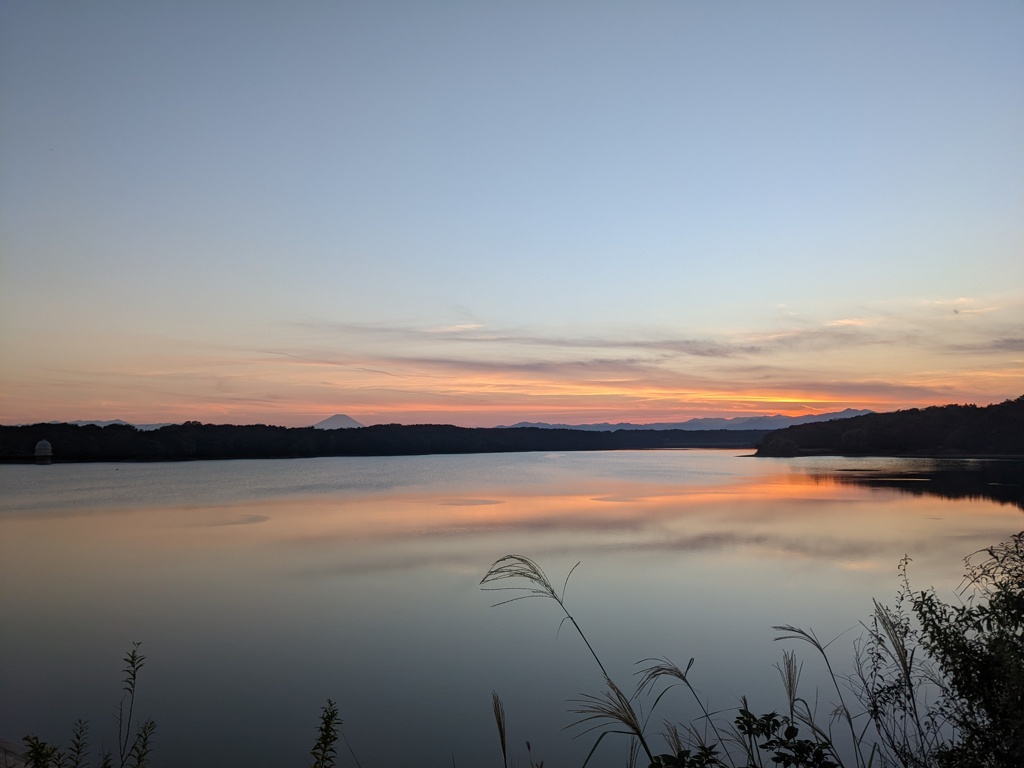 多摩湖の夕暮れ