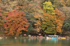 紅葉広がる嵐山
