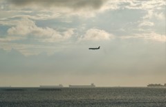夕暮れ飛行機